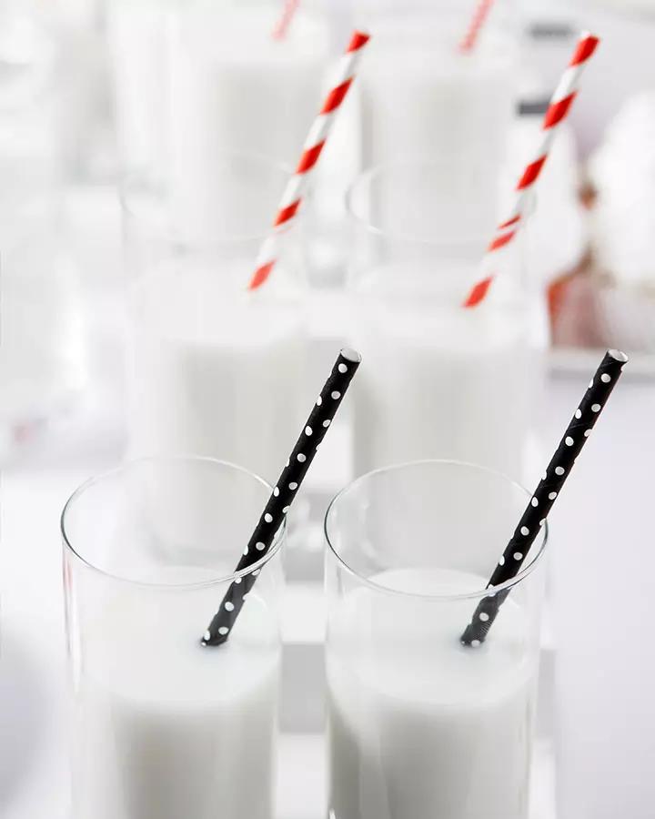 Papierové slamky - čierne s bodkami (10ks) 1/3