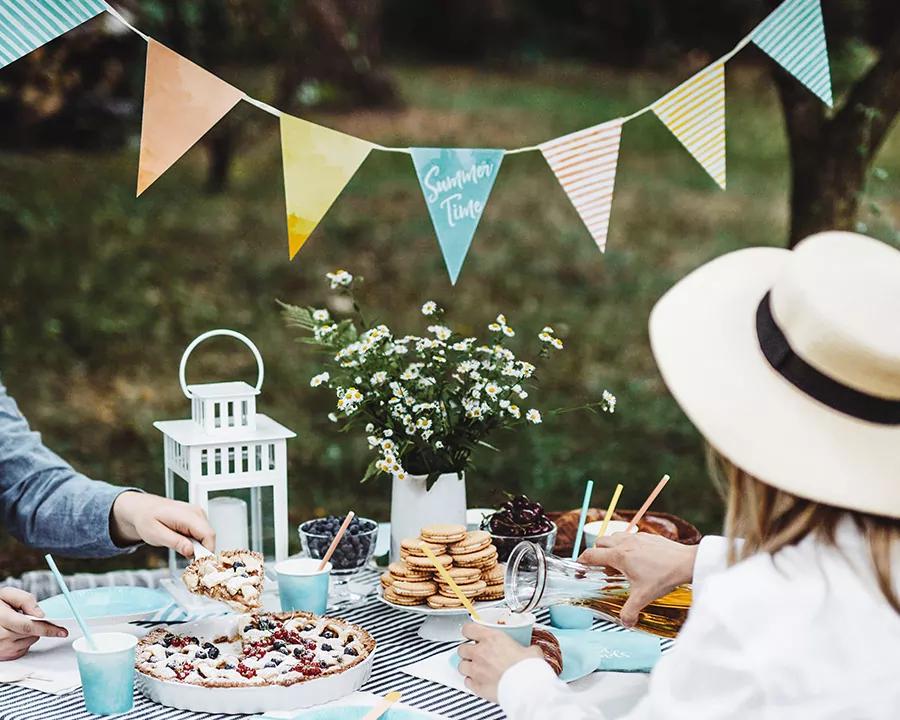 Farebná girlanda s vlajkami, vzor 06 3/4