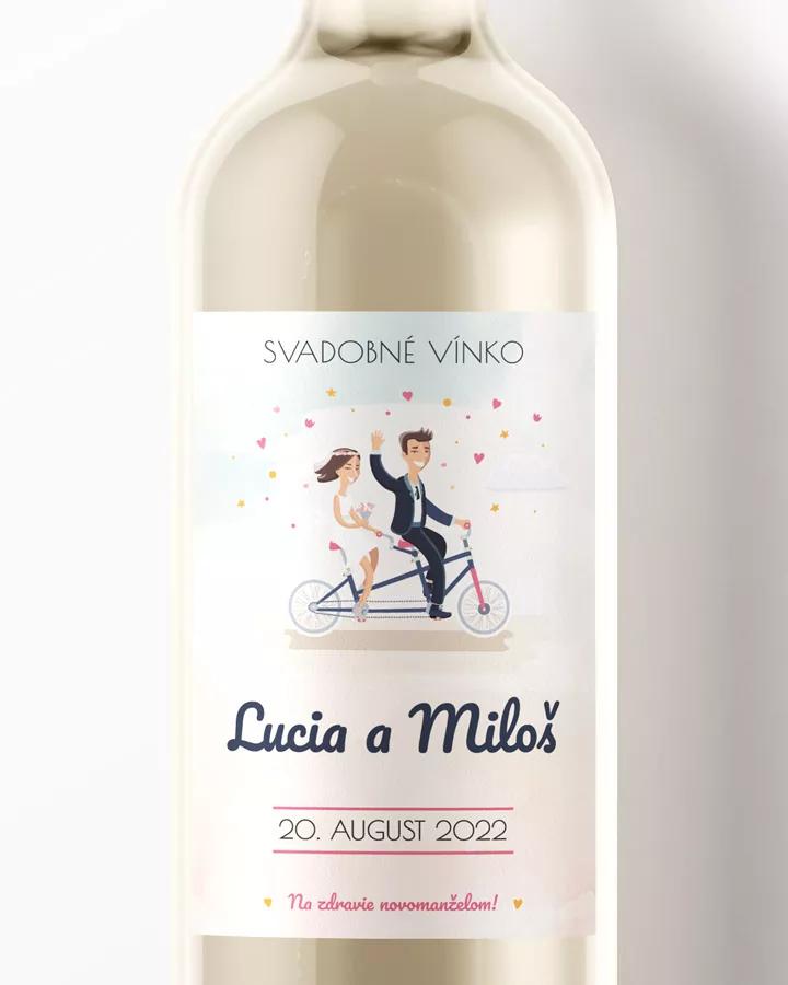 Svadobné etikety na víno / pálenku Zaľúbený pár 02